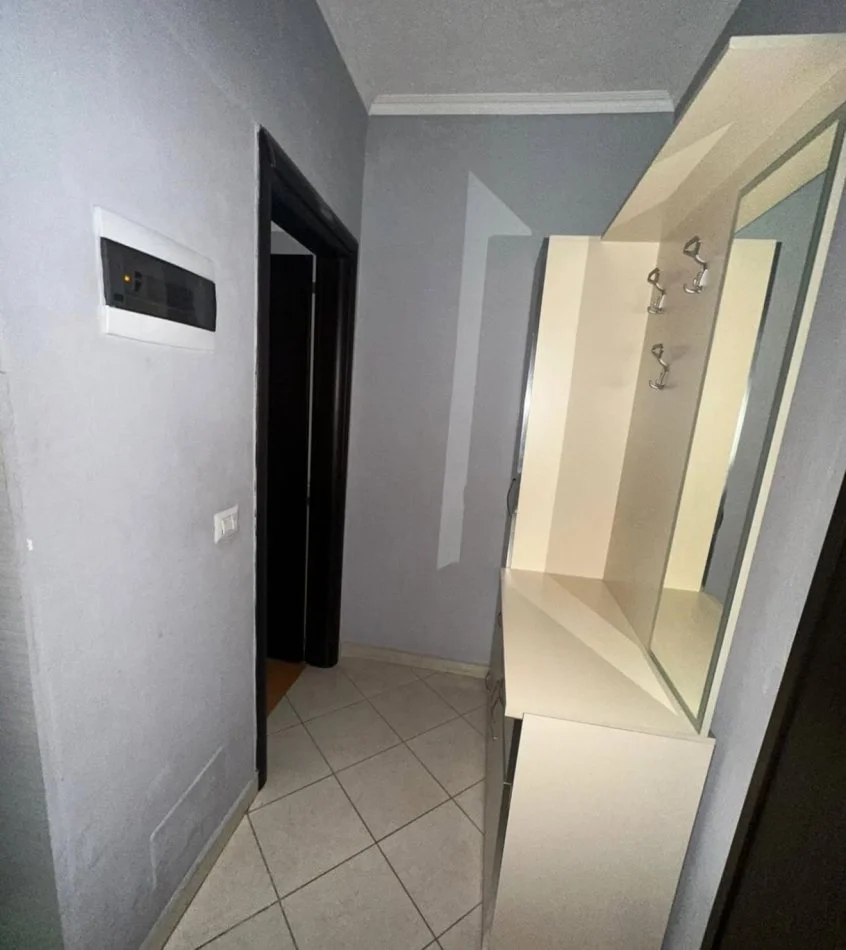 Tirane, jepet me qera apartament 2+1+Ballkon , 100 m² 400 € (Fresk)