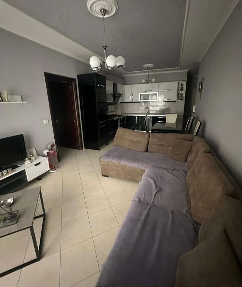 Tirane, jepet me qera apartament 2+1+Ballkon , 100 m² 400 € (Fresk)