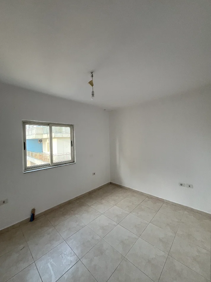 Tirane, jepet me qera apartament 2+1+Aneks+Ballkon Kati 6, 450 € 
