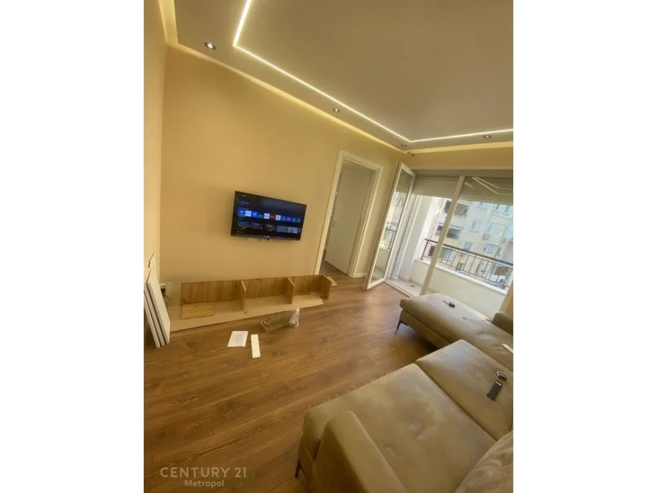 Tirane, jepet me qera apartament 1+1 Kati 5, 60 m² 720 € 