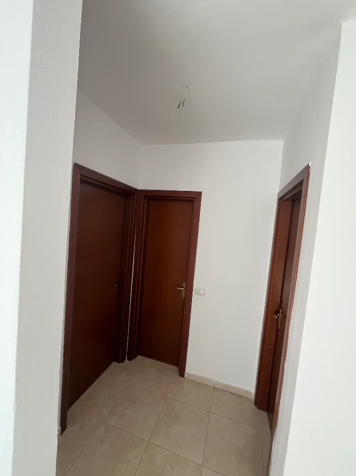Tirane, jepet me qera apartament 2+1+Aneks+Ballkon Kati 6, 96 m² 451 € (Ish fush aviacionit)
