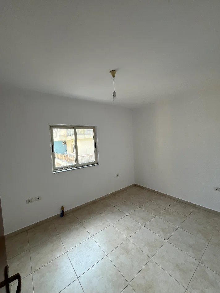 Tirane, jepet me qera apartament 2+1+Aneks+Ballkon Kati 6, 96 m² 451 € (Ish fush aviacionit)