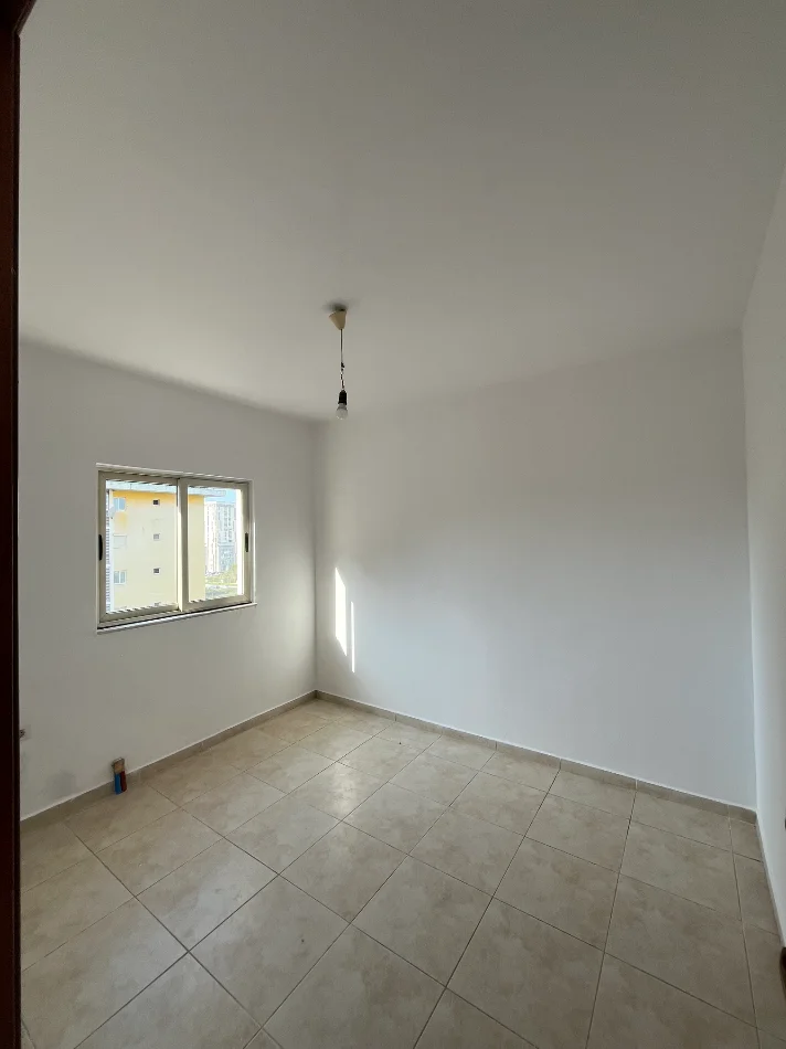 Tirane, jepet me qera apartament 2+1+Aneks+Ballkon Kati 6, 96 m² 451 € (Ish fush aviacionit)