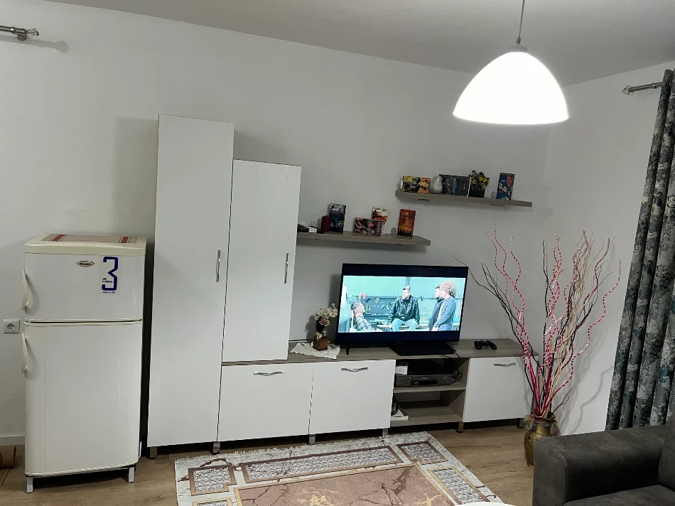 Tirane, jepet me qera apartament 1+1 Kati 4, 60 m² 450 € (rruga elbasanit)