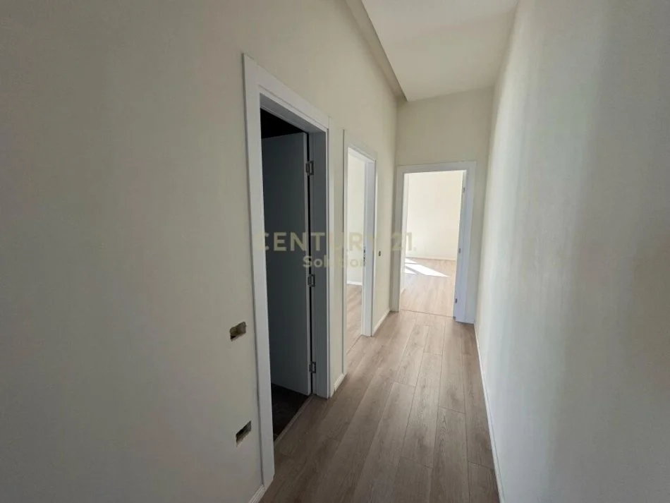 Tirane, shitet 2+1 Kati 4, 110 m² 297.000 € (Tek Square 21)