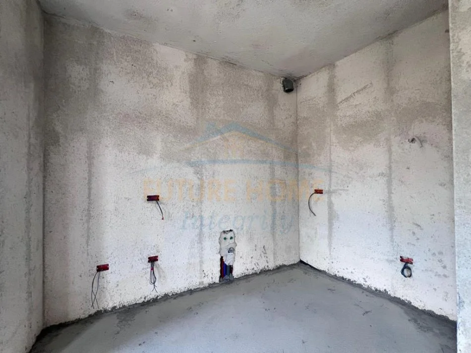 Tirane, shitet apartament 1+1+Ballkon Kati 7, 98 m² 142.000 € (Ali Visha)