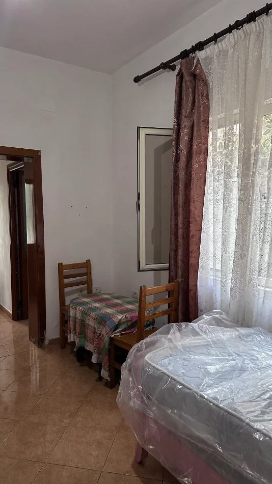 Tirane, jepet me qera shtepi 1+1 Kati 1, 40 m² 400 € (rruga at zef pellumbi)