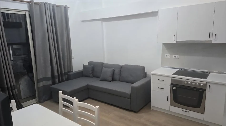 Tirane, jepet me qera apartament 1+1 Kati 1, 59 m² 500 € (Tirana Golden Park 3 , Perball Amerikan 3)