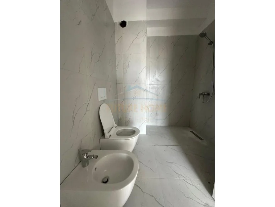 Tirane, shitet apartament 2+1+Ballkon Kati 7, 140 m² 420,000 € (Myslym Shyr)