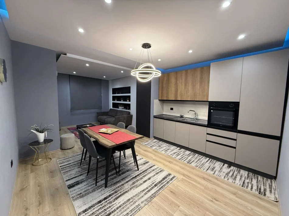 Tirane, jepet me qera apartament 2+1+Ballkon Kati 6, 107 m² 600 € (Teodor Keko)