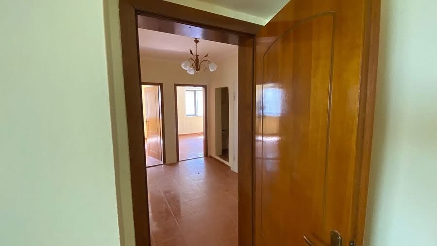 Tirane, jepet me qera 2+1 , (Ali Demi)