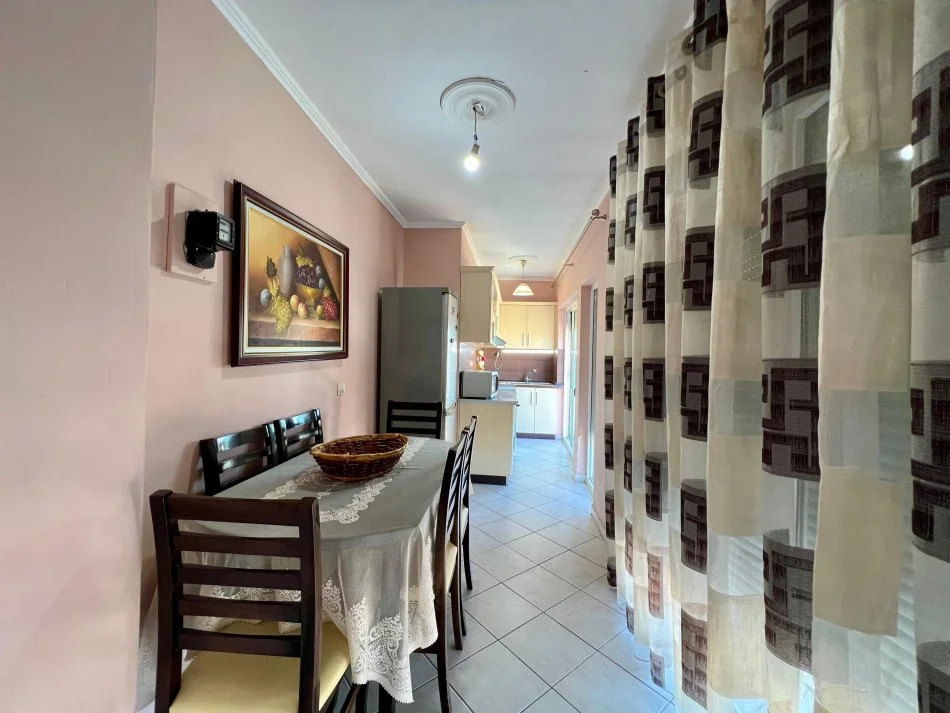 Tirane, jepet me qera apartament 2+1 Kati 8, 90 m² 600 € (Rruga Dritan Hoxha , Laprake)