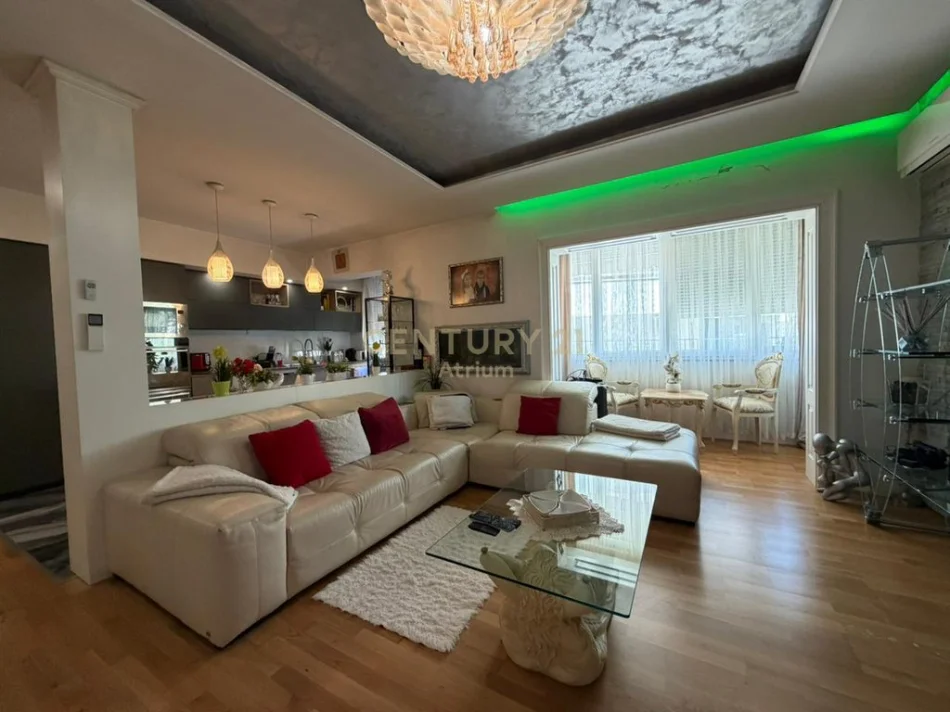 Tirane, shes apartament 3+1+Aneks+Ballkon Kati 3, 116 m² 320.000 € 