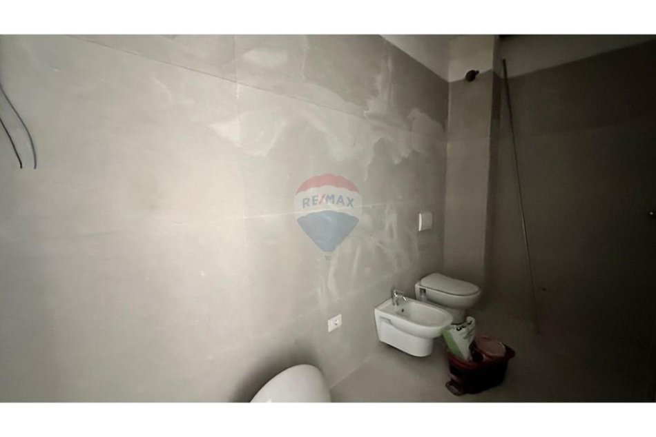 Tirane, shitet apartament 1+1 , 78 m² 178.000 € (Liqeni Thate)