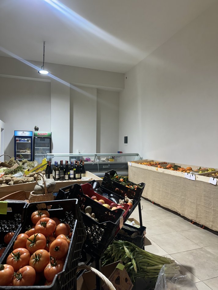 Tirane, Shitet biznes Fruta perime ( 5000€ ) 5.000 €