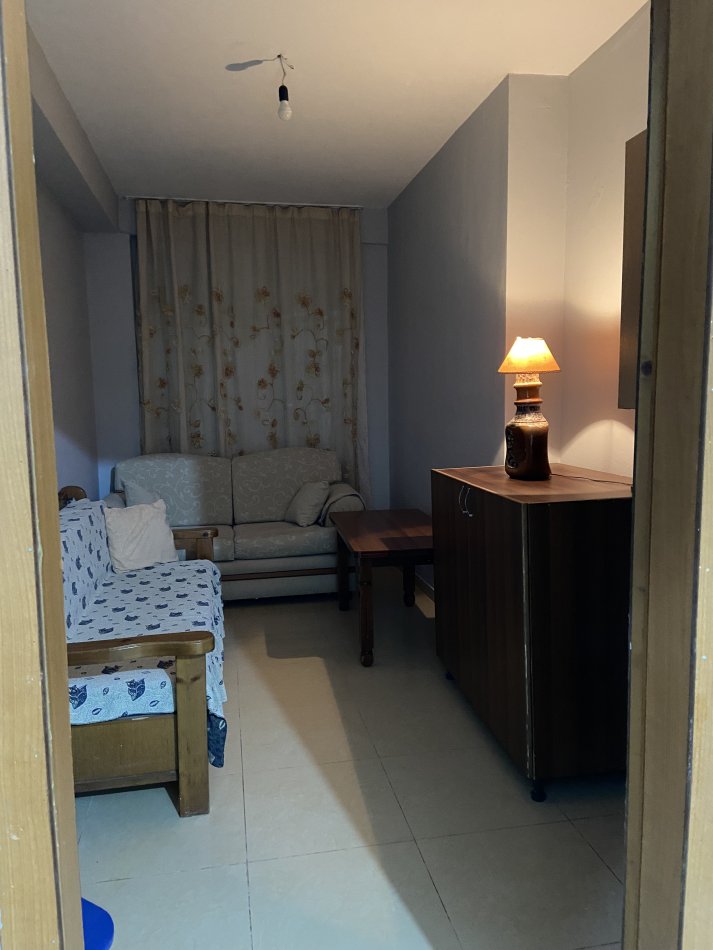 Tirane, jap me qera shtepi 2+1 Kati 1, 90 m² 250 € (Rruga koncita konomi)