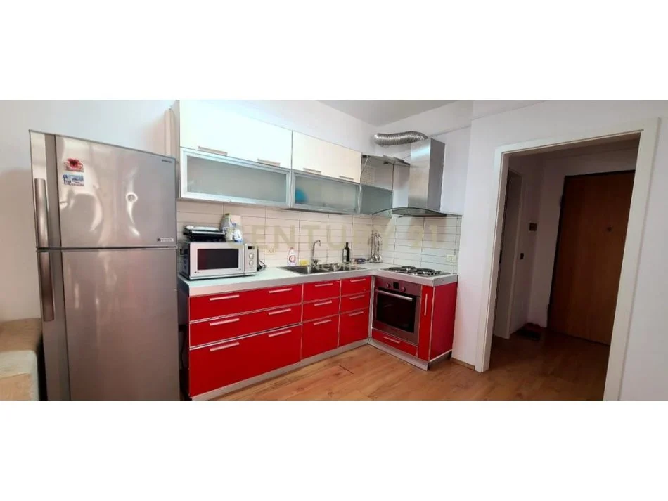 Tirane, jepet me qera apartament 1+1 Kati 7, 56 m² 550 € 