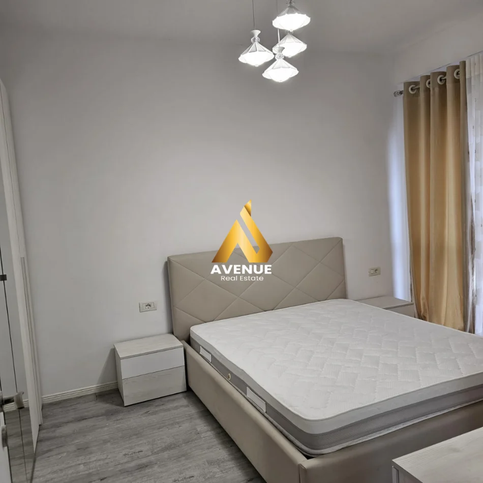 Tirane, jepet me qera apartament 2+1 Kati 3, 70 m² 700 € (Rruga 5 Maji)
