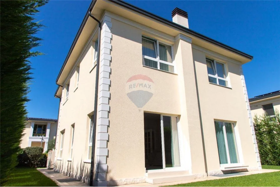 Tirane, shitet 3 Katshe , 400 m² (Liqeni i Thate)