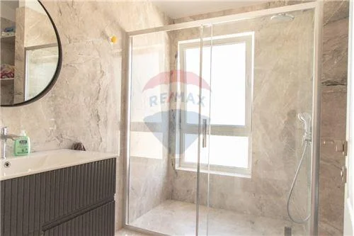 Tirane, shitet 3 Katshe , 400 m² (Liqeni i Thate)