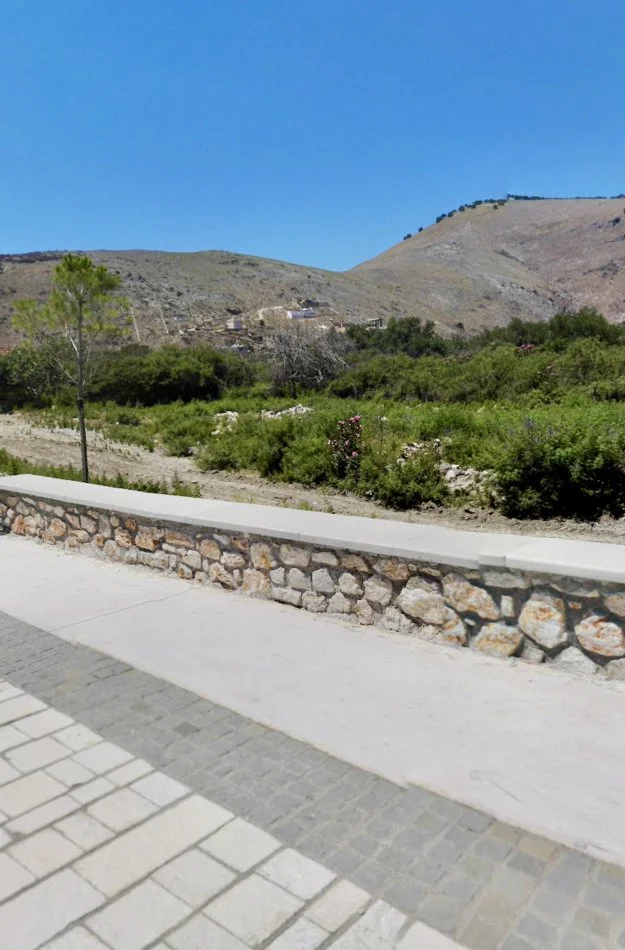 Himare, shitet toke ne bregdet , 2,340 m² 725,000 € (Buze Deti)