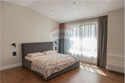 Tirane, shitet 3 Katshe , 400 m² (Liqeni i Thate)