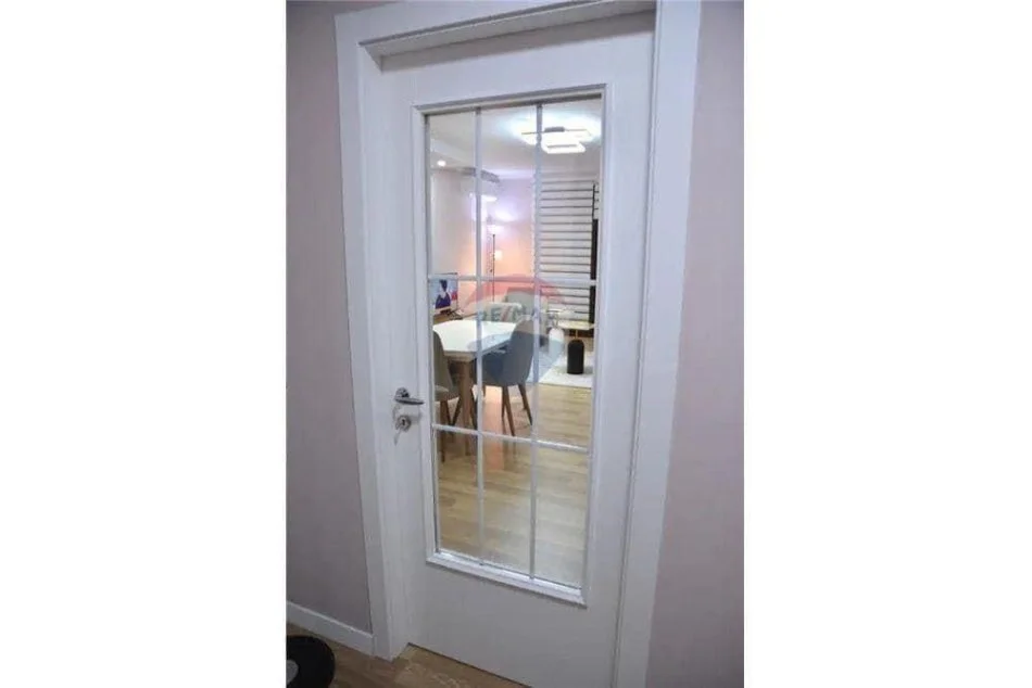 Tirane, jepet me qera apartament 1+1 Kati 6, 68 m² 600 € (Rruga Kavajes)