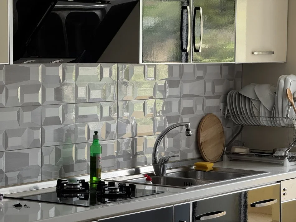 Tirane, jepet me qera apartament 3+1+Ballkon Kati 3, 115 m² 750 € (Rruga muhamet Deliu)