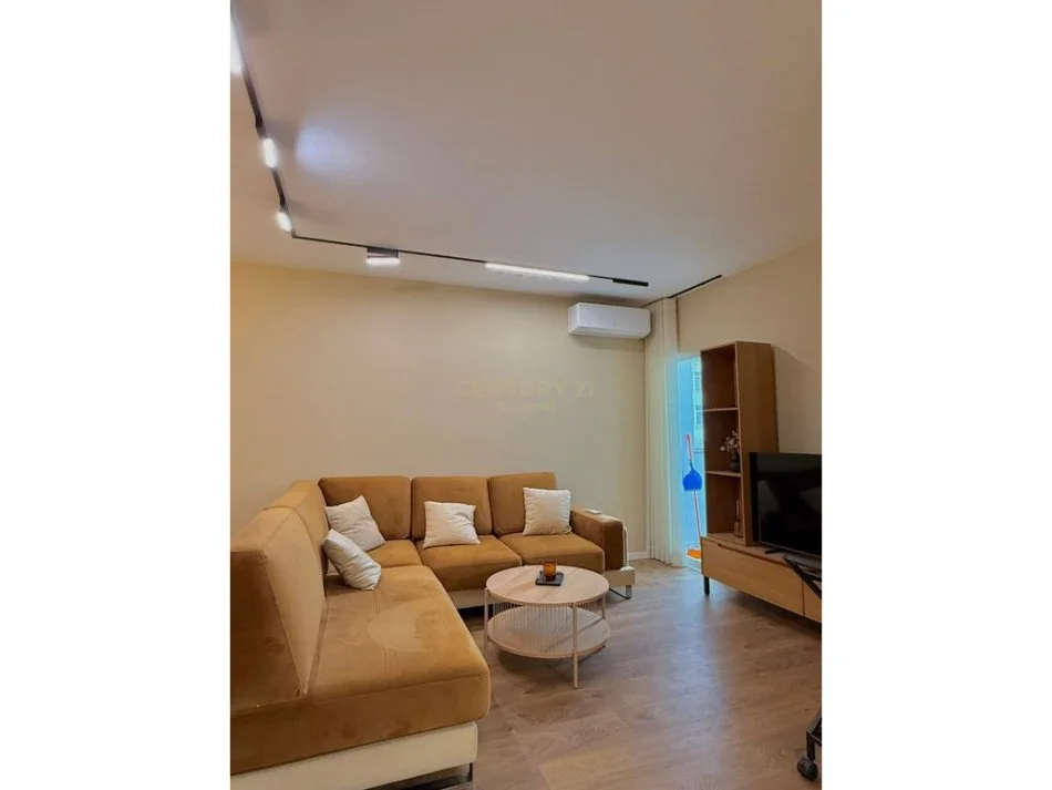 Tirane, jepet me qera apartament 2+1 Kati 3, 103 m² 1.000 € 