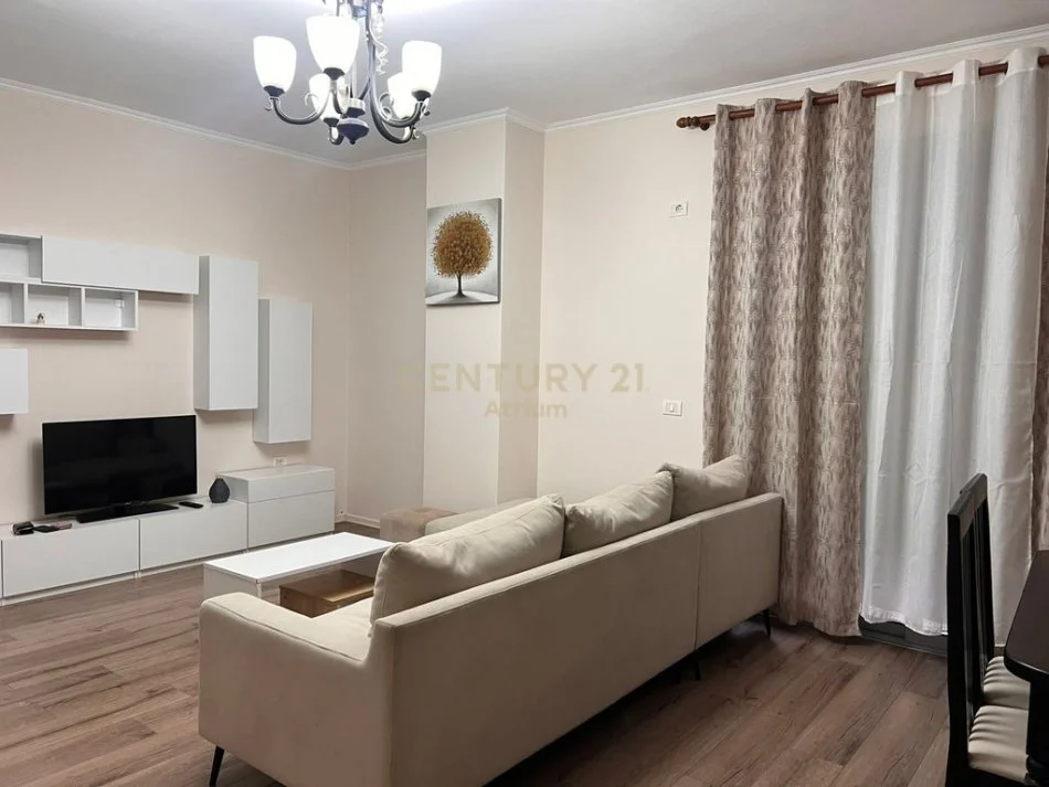 Tirane, jepet me qera apartament 2+1 Kati 2, 90 m² 450 € 