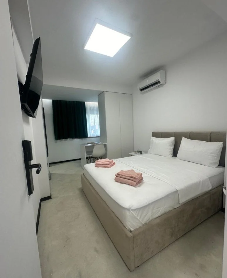 Tirane, shitet apartament 1+1+Ballkon , 124 m² 330.000 € (Square 21)