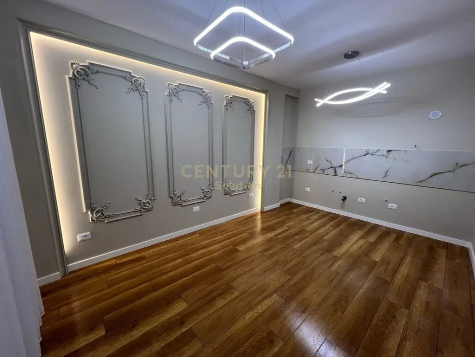 Tirane, shitet apartament 1+1 Kati 4, 61 m² 135.000 € (Rruga e Kavajes)