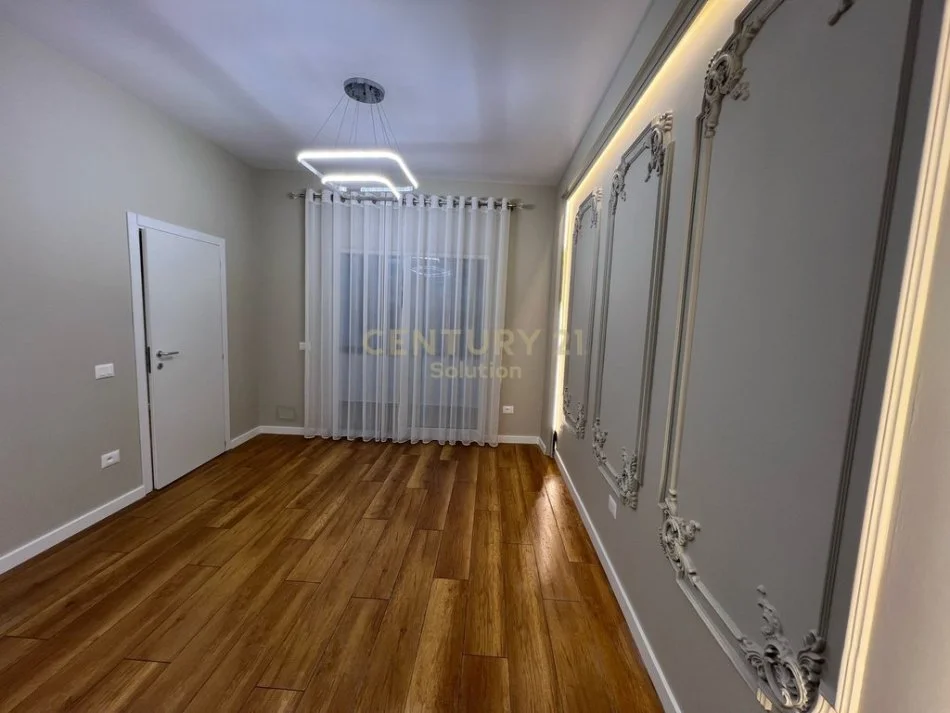 Tirane, shitet apartament 1+1 Kati 4, 61 m² 135.000 € (Rruga e Kavajes)