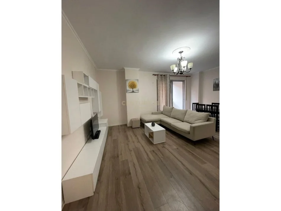 Tirane, jepet me qera apartament 2+1 Kati 2, 90 m² 450 € 
