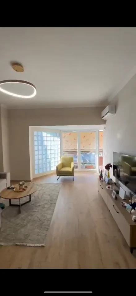 Tirane, jepet me qera apartament 1+1+Ballkon , 