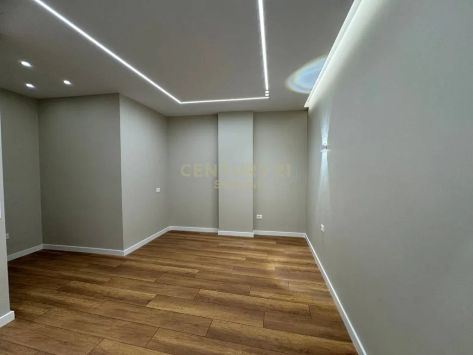Tirane, shitet apartament 1+1 Kati 4, 61 m² 135.000 € (Rruga e Kavajes)