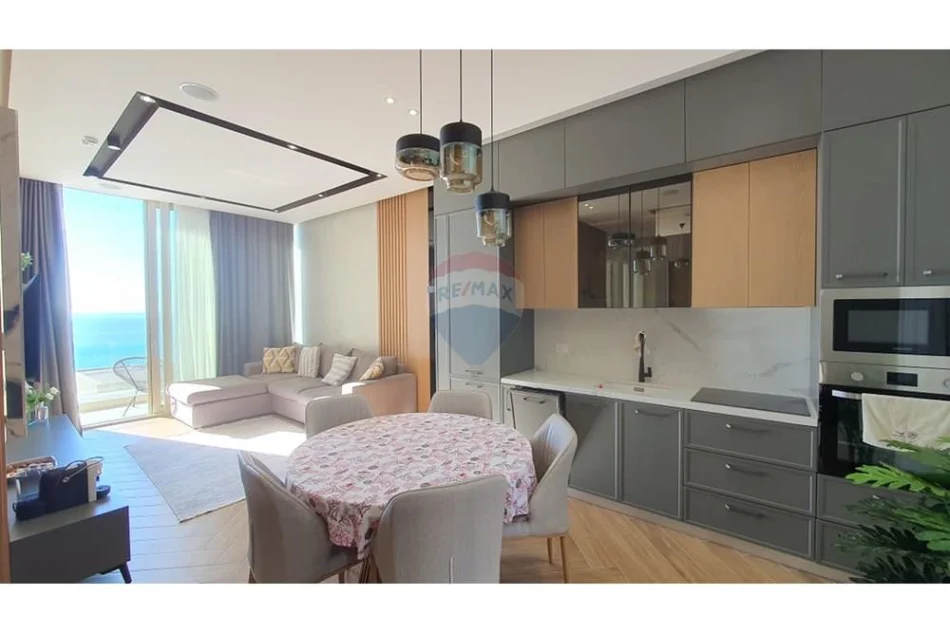 Vlore, shitet 2+1 , 182 m² (Dhermi)