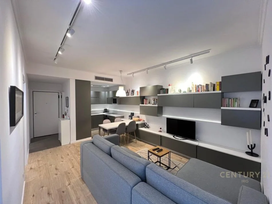 Tirane, jepet me qera apartament 2+1 Kati 2, 80 m² 750 € 