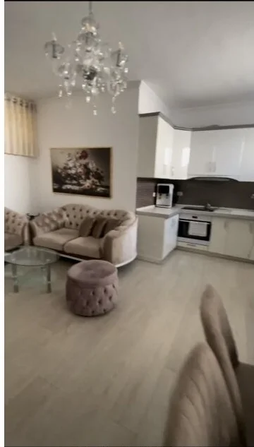 Tirane, shitet apartament 2+1 Kati 9, 85 m² 130.000 € (Jordan misja)