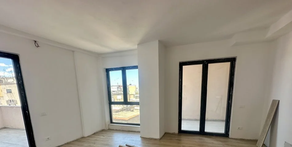Tirane, shitet apartament 1+1+Ballkon Kati 5, 72 m² 145.000 € (Tefta Tashko Koco)