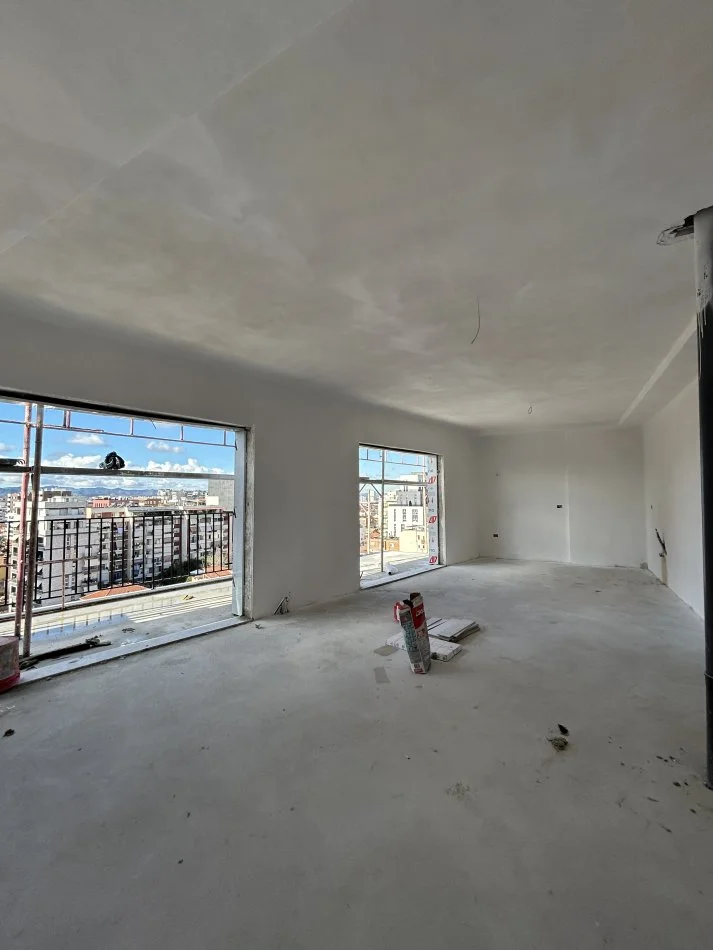 Tirane, shitet apartament 2+1+Ballkon Kati 8, 159 m² 245.000 € (Rruga Qemal Stafa)