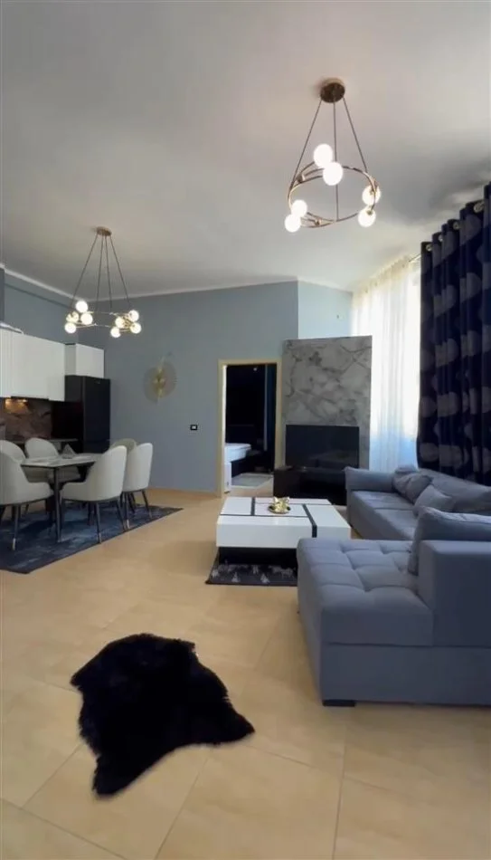 Tirane, jepet me qera apartament 1+1 Kati 1, 58 m² 400 € (Prane Restorant Fresku , rruga Dalip Topi)