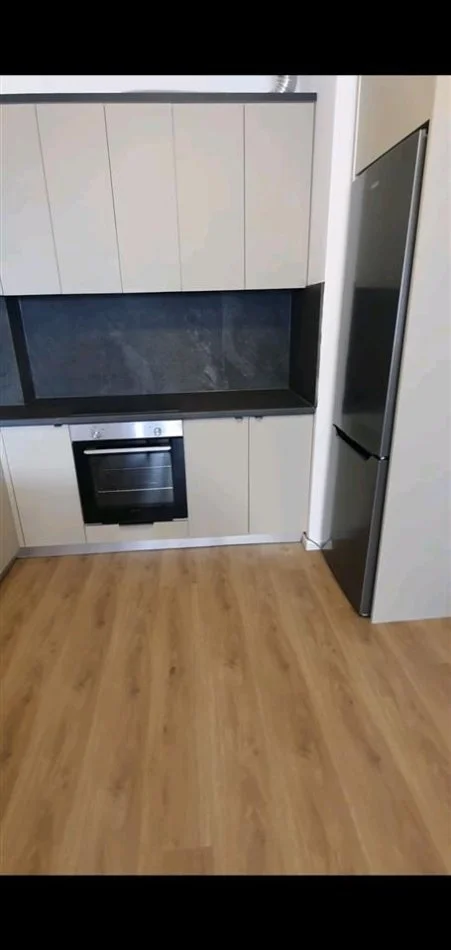 Tirane, jepet me qera apartament 1+1+post parkimi Kati 5, 70 m² 450 € (Ali Demi , Kompleksi Kaimi)