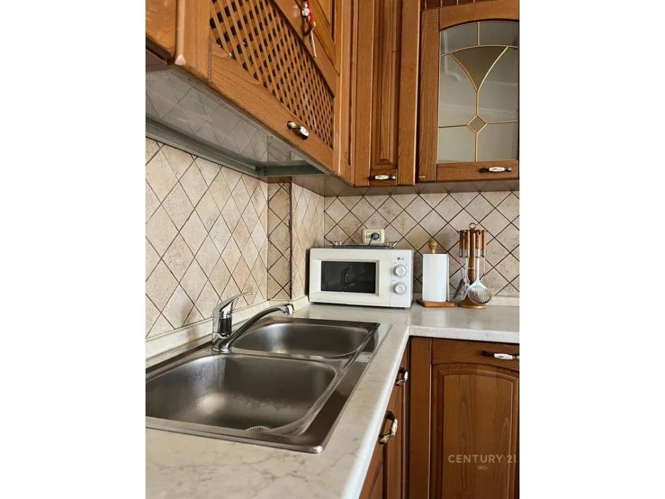 Tirane, jepet me qera apartament 1+1 Kati 3, 64 m² 500 € 