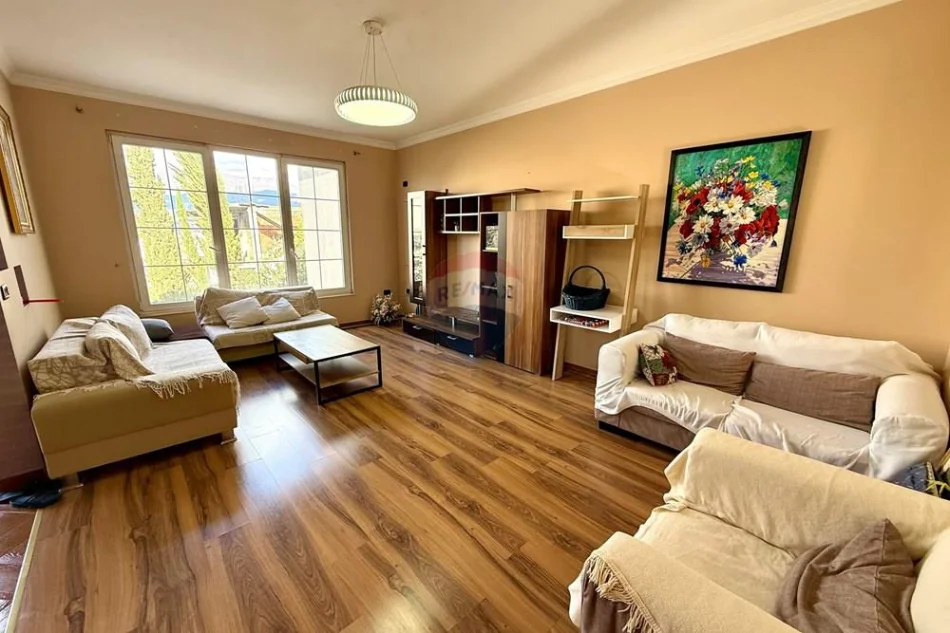 Tirane, shitet 3 Katshe , 300 m² 410.000 € (Sauk)