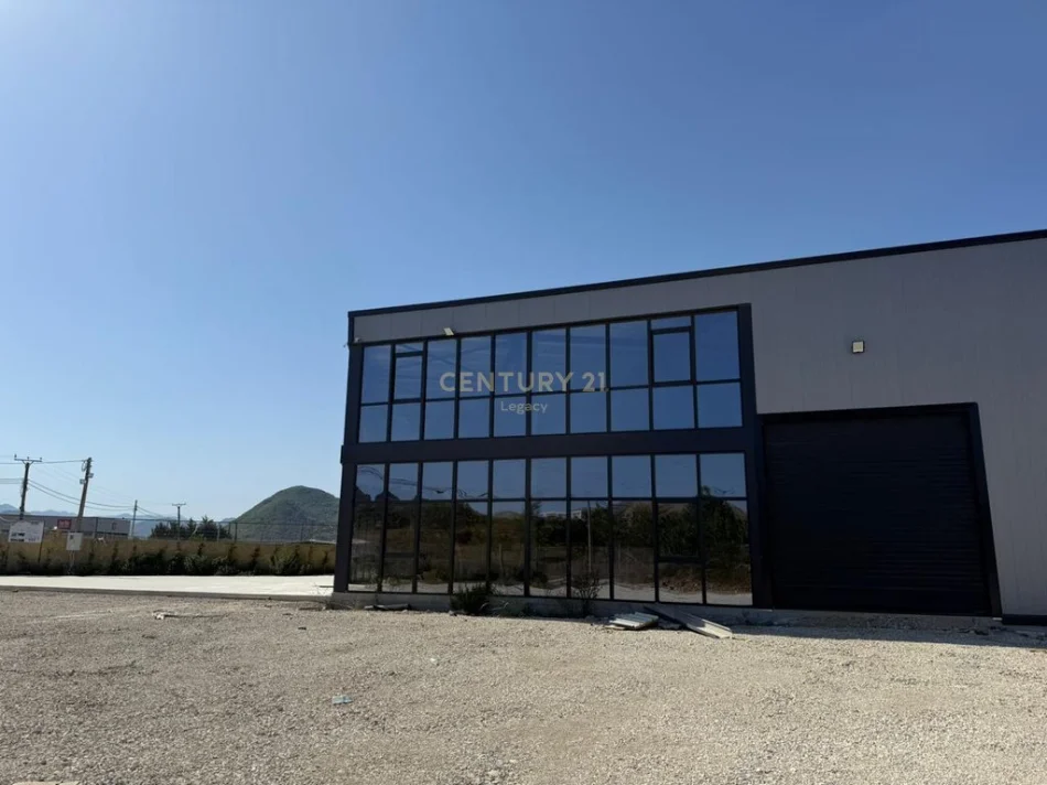 Tirane, shitet ose jepet me qera kapanon 1300 m² (Arban Kashar)