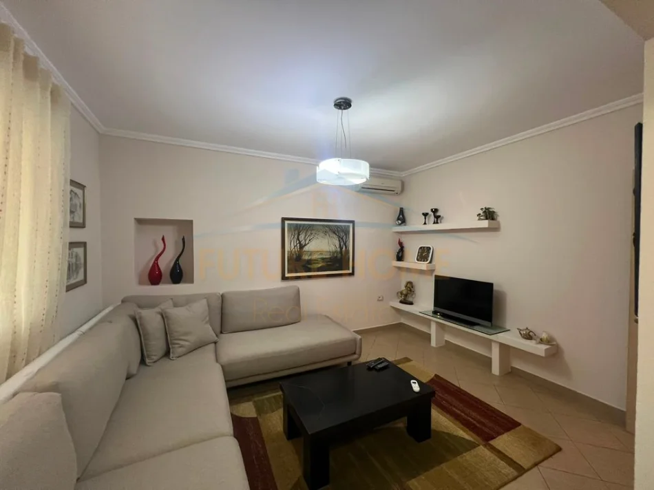 Tirane, jepet me qera apartament 2+1 Kati 3, 72 m² 550 € (Xhanfize Keko)