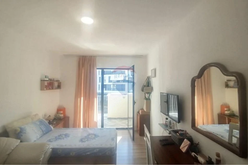 Tirane, shitet apartament 3+1+Ballkon Kati 2, 149 m² 206.000 € (5 Maji)