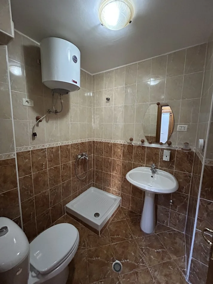 Tirane, jepet me qera apartament 2+1+Ballkon Kati 10, 114 m² 550 € (Komuna e Parisit)