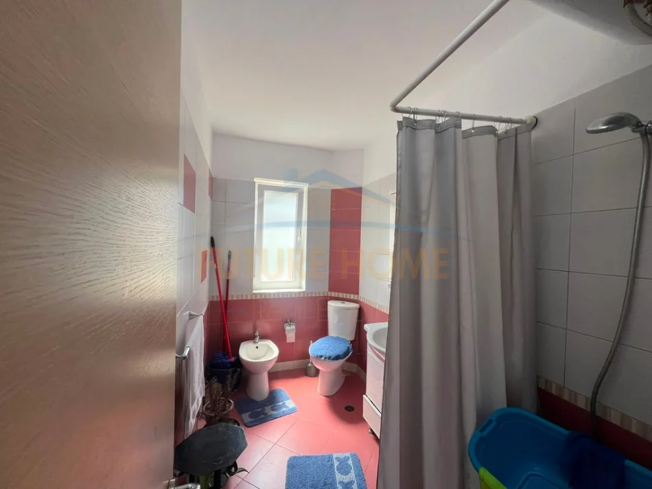 Tirane, jepet me qera apartament 2+1 Kati 3, 72 m² 550 € (Xhanfize Keko)
